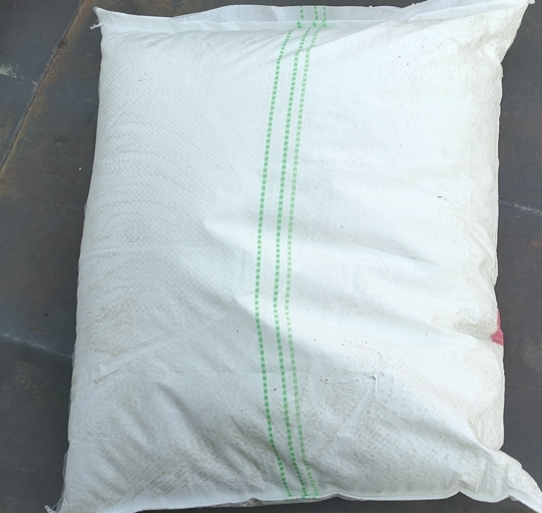 863f083e-2b95-43c9-afc6-5fd8c2b7a9bc_25kg KunLun HDPE 5000S punutud koti tagakülg kolme rohelise vertikaalse triibuga tihenditega.jpg